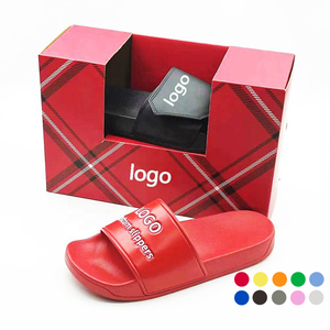 Стильные водонепроницаемые дышащие летние женские шлепанцы с открытым носком из ПВХ, с возможностью индивидуализации, противоскользящие, для повседневного использования в помещении и ванной комнате - Product Image 1