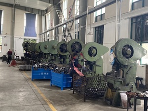 Nhà máy tùy chỉnh chất lượng cao phi tiêu chuẩn kim loại dập <span class=keywords><strong>Nut</strong></span> M8 thép mạ kẽm dập gia công hạt vuông - Product Image 5