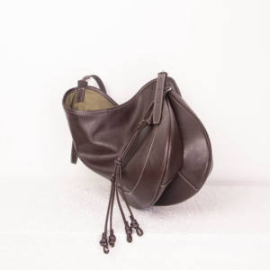 Bolsos de Hombro de Cuero Genuino Suave, Diseño Vintage con Patrón de Caramelo, para Mujer, de Alta Gama, en Color Ébano, con Cierre de Cremallera - Product Image 4