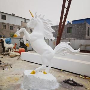 Özelleştirilebilir <span class=keywords><strong>Modern</strong></span> yaşam boyutu hayvan fiberglas Unicorn heykel avrupa bölgesel Unicorn heykeli - Product Image 5