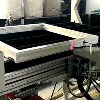 Machine de découpe automatique de serrures, table d'assemblage pour la production rapide de fenêtres et portes en PVC/UPVC, haute sécurité