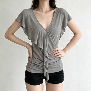 เสื้อยืดแขนสั้นคอวีสีพื้นแบบมินิมอล ระบายอากาศได้ดี เป็นมิตรกับสิ่งแวดล้อม สำหรับผู้หญิงใส่ลำลองในฤดูร้อน - Product Image 2
