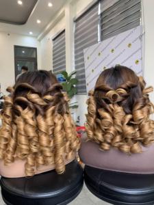 Perruques bouclées en cheveux vierges Remy vietnamiens BLONDE Mix Ombre, trame simple, de 8 à 30 pouces - Product Image 1