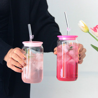 Verres à bière en forme de canette de 16oz et 18oz gobelet en verre à haute teneur en borosilicate avec couvercles colorés et paille pour boire du cola à froid