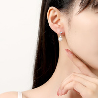 Vente en gros de boucles d'oreilles tendance en argent sterling 925 en forme de feuille de ginkgo avec incrustation de perles d'imitation pour femmes, cadeau de luxe pour les fêtes et les mariages