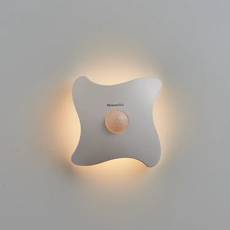 LED Motion Sensorไฟกลางคืนแบตเตอรี่AAAชาร์จPC + ABSด้านข้างเรืองแสงRoHSถึงแบบพกพาเด็กของขวัญห้องนอนทางเดินใช้