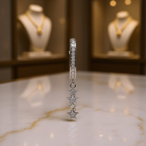 E1996 Orecchini pendenti in oro bianco con ciondolo a forma di stella con diamante, gioielli classici da donna alla moda - Product Image 2