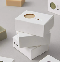 Vente en gros de petites boîtes à savon en papier kraft de forme carrée sur mesure pour les emballages de voyage éponge de gaufrage à stratification mate à chaud