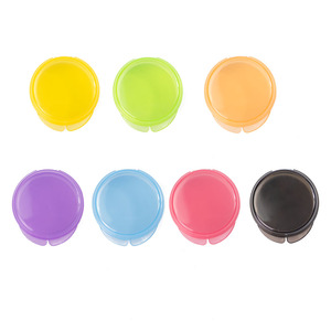 Recipientes redondos de plástico coloridos con tapas para almacenamiento de medicamentos - Product Image 3