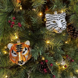 BSCI usine personnalisé ornements en verre de Noël maison verre artisanat série animale tigre blanc ornements en verre de Noël - Product Image 3