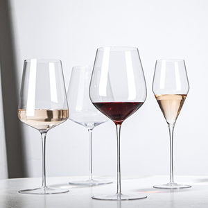 Élégantes Grandes Verres à Vin Rouge en Cristal Transparent avec Pied - Product Image 6