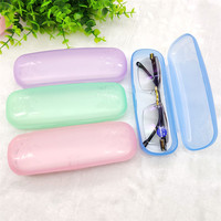 Étui à lunettes portable avec logo personnalisable, étui en plastique tendance, plusieurs couleurs, avec des fonctionnalités portables en stock
