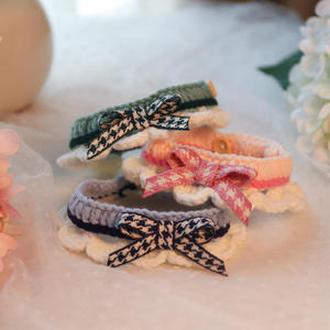 Collier-écharpe pour animaux de compagnie en coton doux tricoté au crochet, style japonais, luxueux et élégant, décoré de rubans, nouveau design pour chats et chiens - Product Image 1