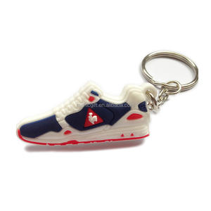 พวงกุญแจรถแบบกำห<span class=keywords><strong>น</strong></span>ดเอง เป็นมิตรกับสิ่งแวดล้อม กั<span class=keywords><strong>น</strong></span><span class=keywords><strong>น</strong></span>้ำ พวงกุญแจรถบรรทุก รูปรองเท้าบาสเก็ตบอลขนาดเล็ก พวงกุญแจยาง PVC 3 มิติ แบบลม <span class=keywords><strong>JD</strong></span> ขายส่ง - Product Image 1