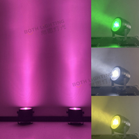 Projecteur LED RGBW sans fil sur batterie avec télécommande et contrôle par application pour scène et événements