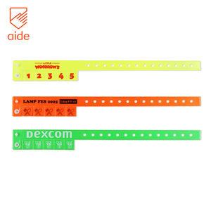 Oem מותאם אישית חתונה לטובת ויניל פלסטיק wristbands מותאם אישית צמיד לאירוע pvc wristbands פופולרי - Product Image 2