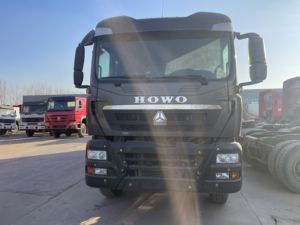 Camion léger diesel Howo 8x4 Euro 2, nouveau camion benne minier 12 roues, capacité de charge 11-20T, direction à gauche, caméra arrière, 251-350HP, 6-8L - Product Image 1