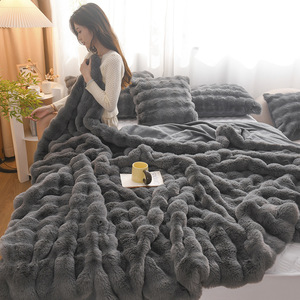 Coperta in Finta Pelliccia di Coniglio Ispessita, Plaid Caldo Invernale in Pile Corallo, Copridivano, Scialle per Pisolino in Ufficio, Copriletto per Aria Condizionata - Product Image 4