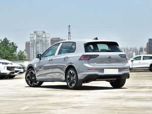 Auto Usado en Buen Estado, Sedán <span class=keywords><strong>Golf</strong></span>, Segundo Propietario, Gasolina, Tracción Delantera, Neumáticos R17, Volante a la Izquierda, en Venta - Product Image 4