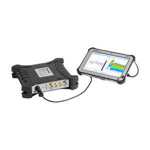 Analyseur de spectre portable Tektronix série RSA500A RSA503A RSA507A 9kHz à 7GHz pour l'analyse de signaux - Product Image 1