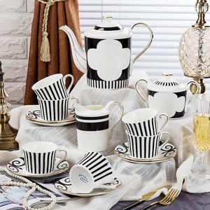 Vente en gros personnalisée de services de table en porcelaine fine noire et blanche de style européen classique, assiettes et bols en céramique - Product Image 5