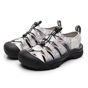 Sandalias de Aventura para Mujer Whisper, Punta Cerrada, Duraderas, Cómodas, Lavables, de Nailon, con Suela de Goma, Color Taupe/Amarillo Dorado - Product Image 5