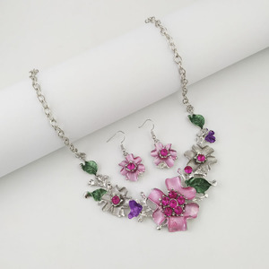 Vente flash - Ensemble de bijoux de <span class=keywords><strong>mariage</strong></span> américain tendance, boucles <span class=keywords><strong>d</strong></span>'oreilles et collier classiques en <span class=keywords><strong>cristal</strong></span> et strass, pour fiançailles et fêtes - Product Image 4