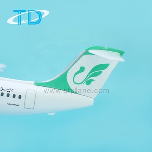 Modelo de Avión Promocional de Regalo, <span class=keywords><strong>Mahan</strong></span> Air BAE-146 1:150 20cm, Modelos de Aviones Estáticos de Resina Hechos a Mano con Base de Madera, al por Mayor - Product Image 5
