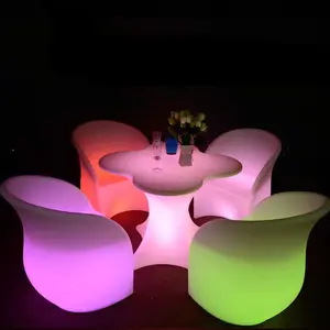 Set Furnitur LED 4 Buah Kursi Bar Lampu Luar Ruangan dan 1 Buah Meja Lampu Led