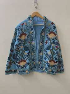 เสื้อแจ็คเก็ตบอมเบอร์ผ้าฝ้ายปักลายดอกไม้และสัตว์แบบซูซานี ทำมือสำหรับผู้หญิง ระบายอากาศได้ดี เหมาะสำหรับฤดูหนาว แฟชั่นบูติก - Product Image 1