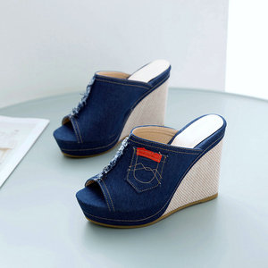 Fashionable Korean Style Denim Women's Slippers <strong>With</strong> <strong>Wedge</strong> Heel Summer Outwear Shoes New <strong>Platform</strong> Design for Foreign Trade - Product Image 4