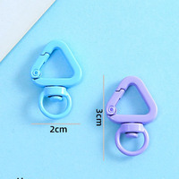 Accessoires de porte-clés à ressort triangulaires peints, clips, anneaux de suspension triangulaires, boucles pour porte-clés, clips, breloques de sac, crochets pivotants