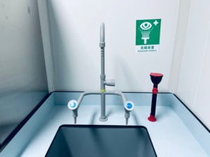 Doccia di Emergenza a Doppia Uscita per Lavaggio Occhi, Attrezzatura di Sicurezza da Laboratorio, Stazione Portatile per Lavaggio Occhi per Laboratorio - Product Image 4