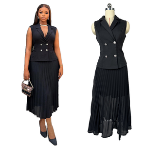 Completo Estivo da Donna Casual Due Pezzi: Gilet Doppiopetto con Colletto a Revers e Gonna Plissettata con Dettagli <span class=keywords><strong>in</strong></span> <span class=keywords><strong>Piume</strong></span> - Product Image 1