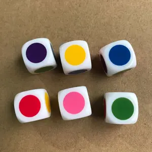 קוביות מותאמות אישית זול 16 מ "מ עגולה בפינה צבעונית עבור משחק לוח