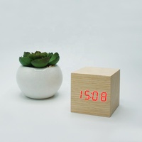 Reloj despertador digital LED de madera con control de sonido, reloj de escritorio en forma de cubo, 3 alarmas, modo nocturno, reloj digital de madera para dormitorio ET504