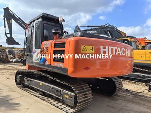 Pelles japonaises Hitachi d'occasion châssis mobile sur chenilles sans rouille année 2022 avec moteur Izusu 6BG1 - Product Image 6