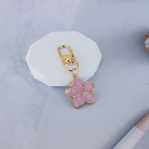 Wholesale Custom 3D Metal <b>Cute</b> Enamel Small Flower Designer Keychain Bag Fashion Pendant Charm - Product Image 4