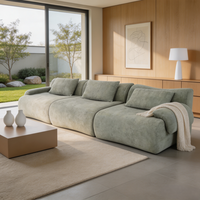 Canapé gris nuage 3 places, profil bas, canapé moelleux, meubles de salon doux et arrondis pour appartement, décoration moderne pour salon