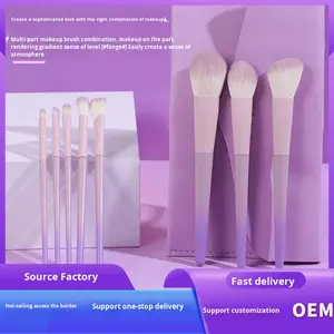 Juego de brochas de maquillaje facial de tamaño de viaje 10 PCS Cepillos sintéticos Estuche de espejo LED Diseño angular 4,5 (7 reseñas) 401 Vendido - Product Image 3