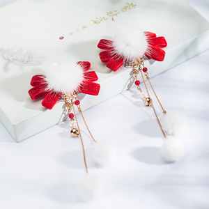 Liquidación de accesorios para faldas de estilo étnico para niños, pinzas para el pelo con pompones de visón, lindos y dulces accesorios para el pelo de estilo antiguo. - Product Image 3
