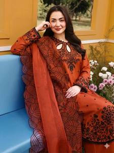 Conjunto de Top, Pantalón Plazzo y Dupatta de Rayón Satinado Puro con Bordado, Lentejuelas de 3 mm, Adorno de Moti y Borde Latkan con Mangas - Product Image 6