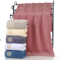 Ensemble de Bain Luxe Hôtelier Hilton en Coton Turc Authentique 100% Égyptien, Blanc Moelleux, Serviette Confortable et Accessoires de Douche