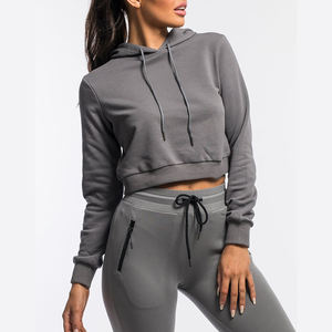 Sweat à capuche court pour femmes bon marché en gros pour l'hiver Design personnalisé Pull court avec logo imprimé Crop Top Hoodie - Product Image 5