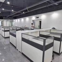 Mobilier de bureau Cloison de poste de travail en forme sèche pour quatre personnes sans classeurs et chaises
