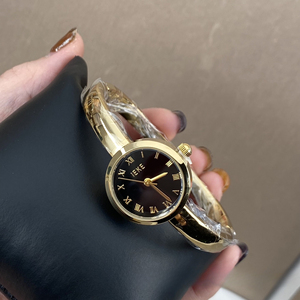 Nouvelle montre à quartz vintage avec bracelet en feuille de saule, élégante, tendance, de haute qualité, pour femmes - Product Image 2