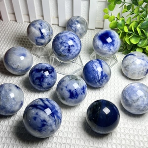 Natürliche Afghanische Kristallkugel Blau-Weißes Porzellanmuster 4-6cm UV-Fluoreszenz Heilende Energie Wohndekor Sammlerstück Geschenk - Product Image 4