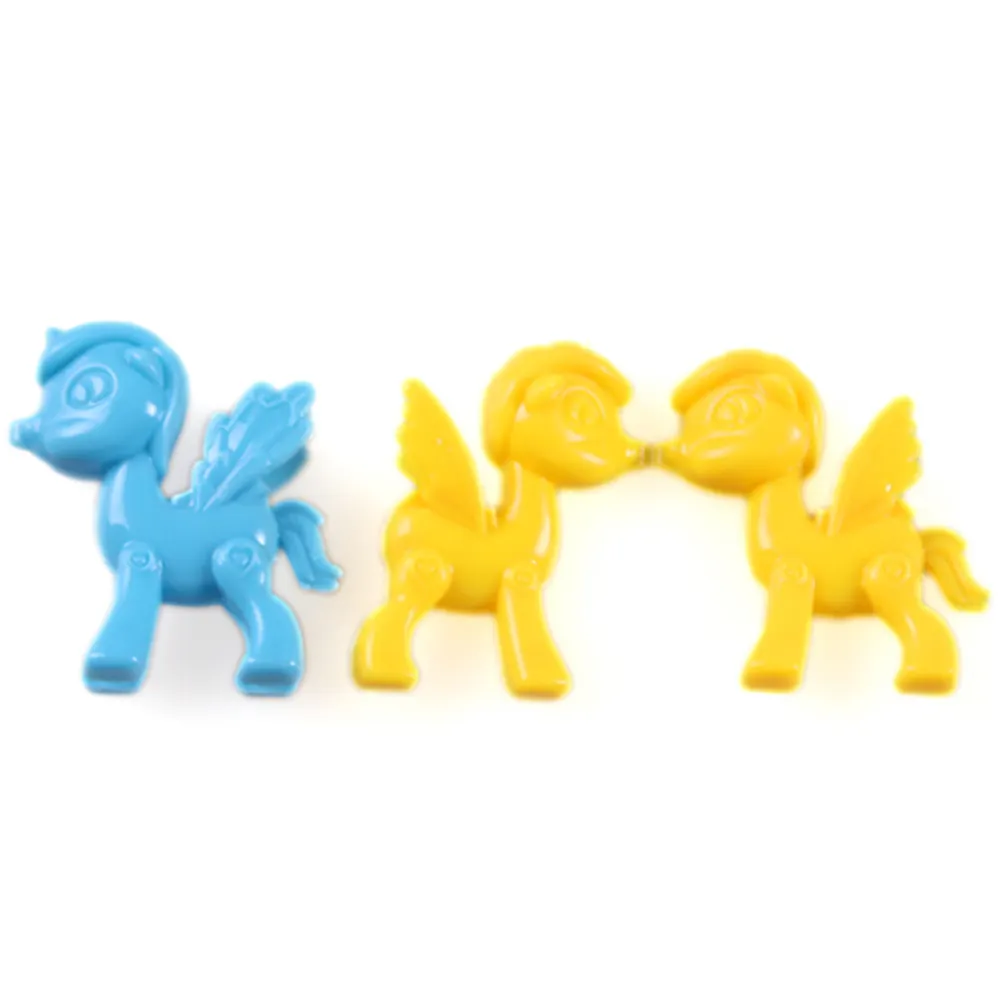 China manufacturer promotional items mini flying horse plastic capsule toys for vending machine