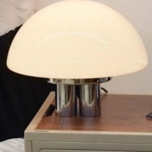Lampe de table vintage style Bauhaus, lumière LED, base d'ampoule E27, tête simple, décoration intérieure, éclairage de chevet pour chambre à coucher - Product Image 1