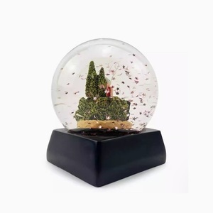 Globo de nieve con purpurina estrella edificio casa resina 10CM Navidad Año Nuevo VIP marca personalizada para presentaciones - Product Image 3